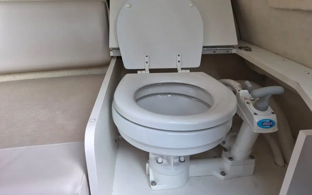 slider 10 Maxum 2400 SC3