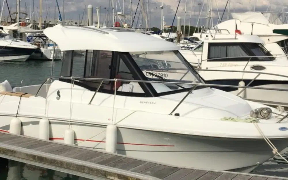 slider 1 Beneteau Antares 580 HB