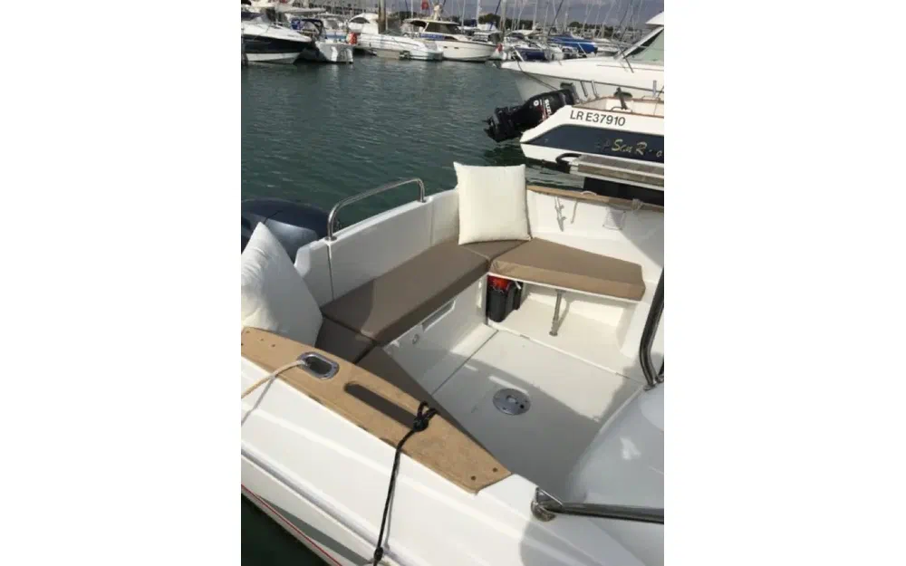 slider 4 Beneteau Antares 580 HB