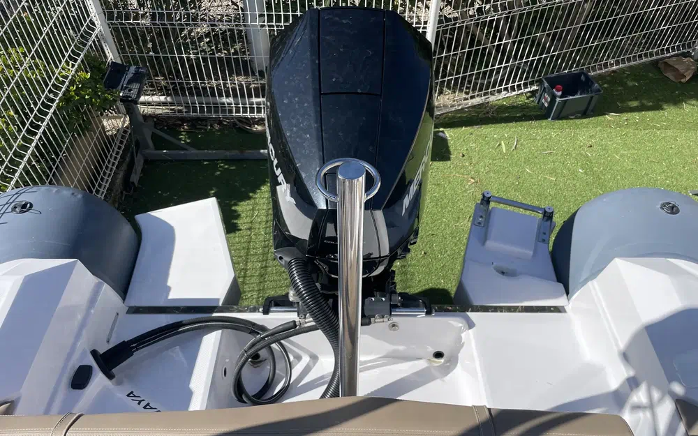 slider 9 Ranieri Cayman 23 Sport