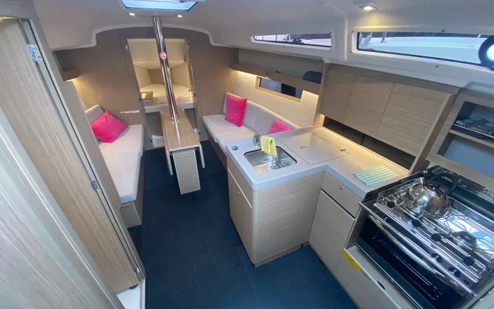 slider 16 Beneteau Oceanis 34.1