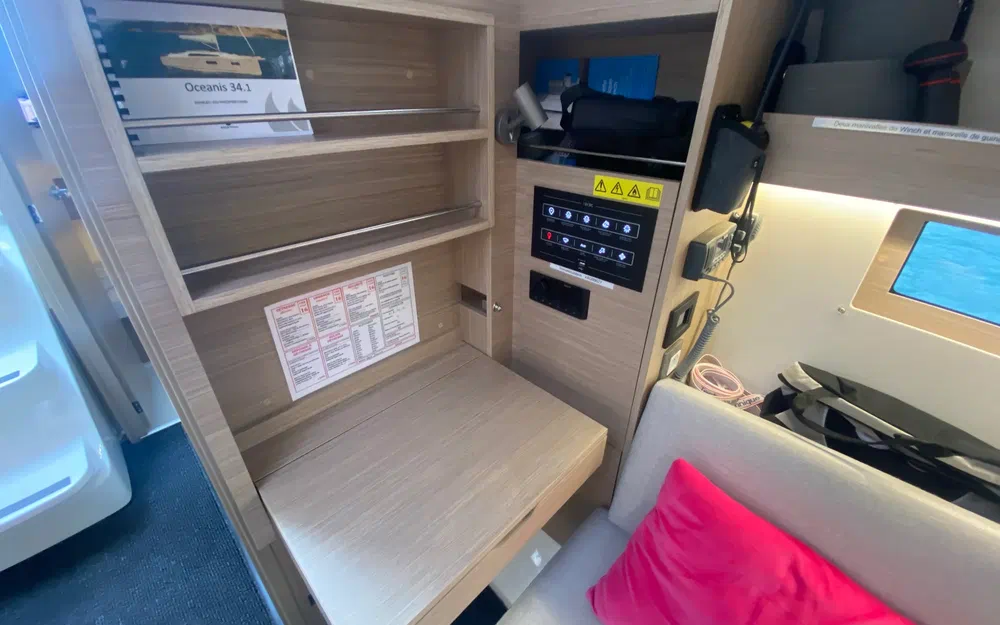 slider 21 Beneteau Oceanis 34.1