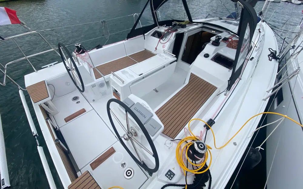 slider 3 Beneteau Oceanis 34.1