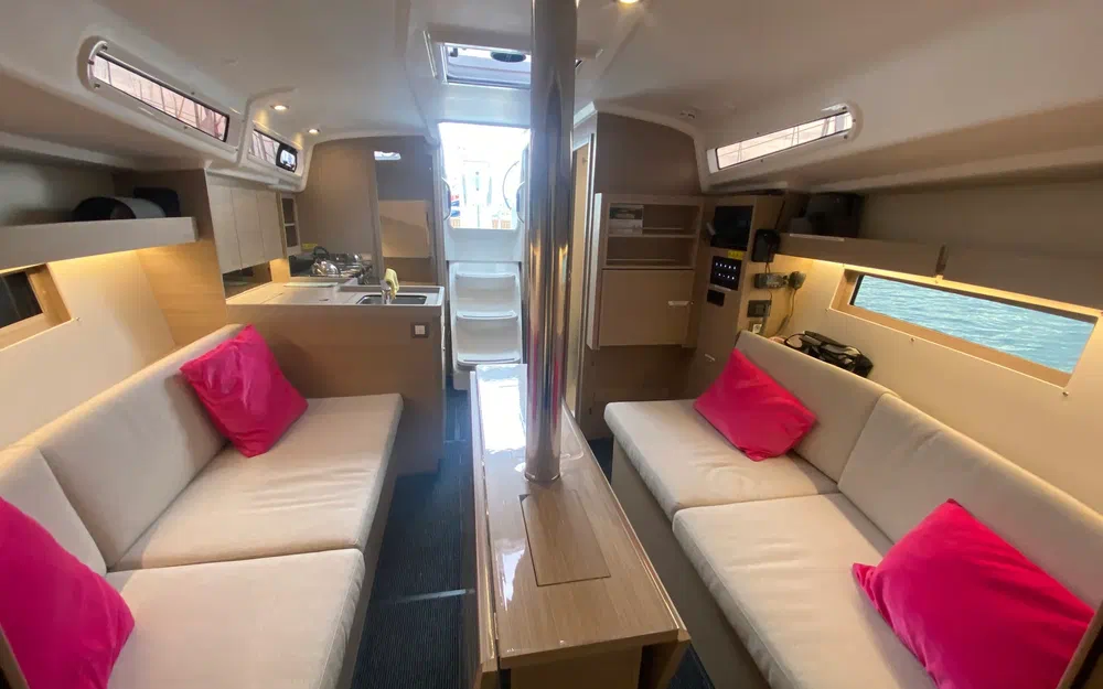 slider 18 Beneteau Oceanis 34.1