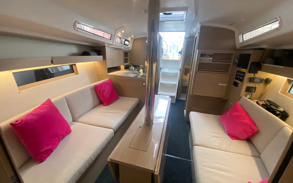 slider 19 Beneteau Oceanis 34.1