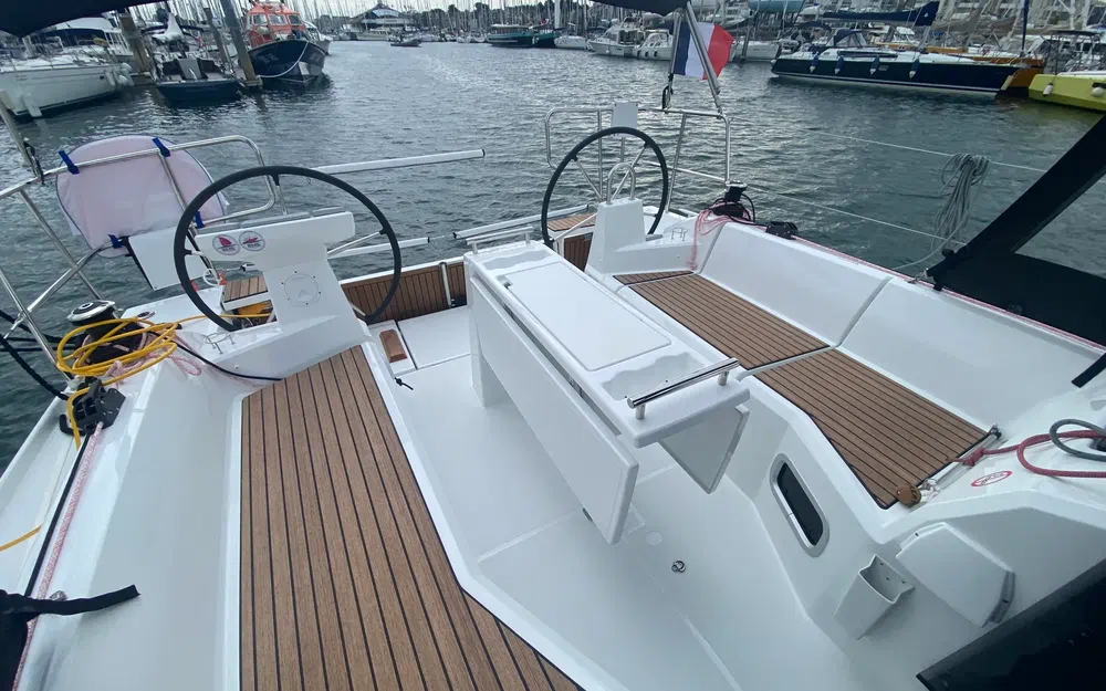 slider 7 Beneteau Oceanis 34.1