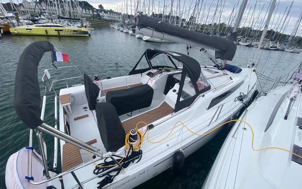 slider 2 Beneteau Oceanis 34.1