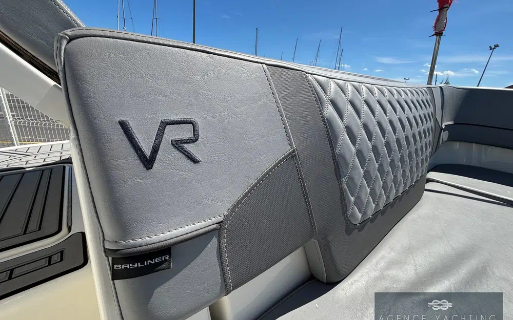 slider 14 Bayliner VR5 Cuddy OB