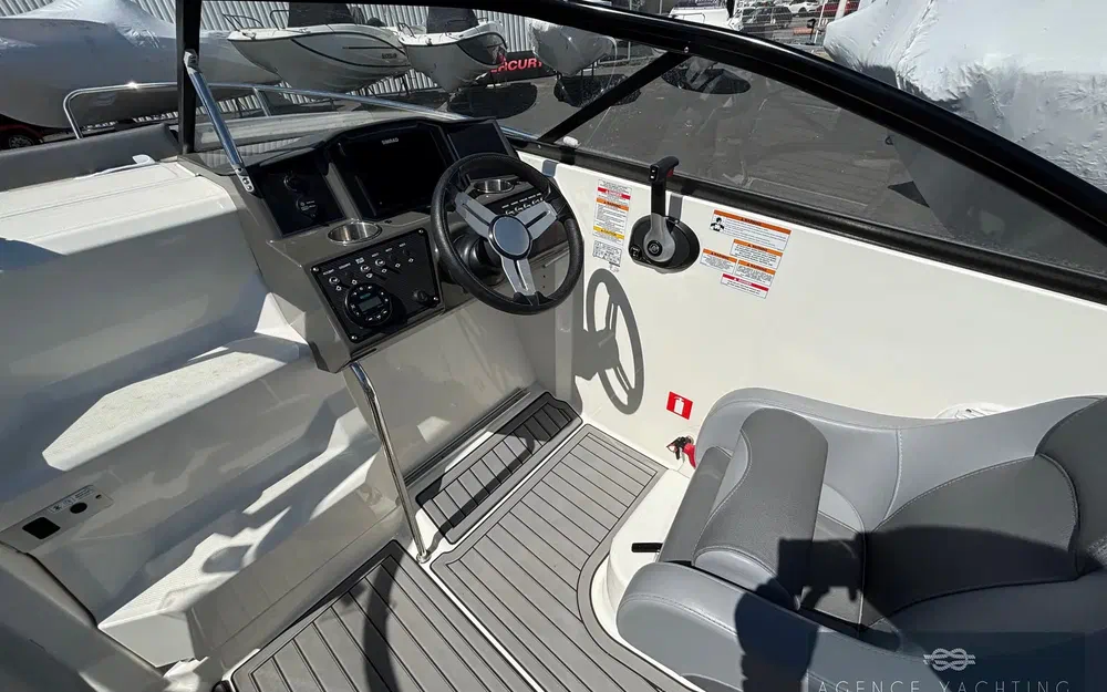 slider 3 Bayliner VR5 Cuddy OB