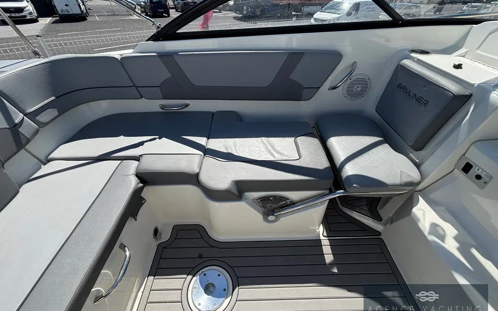 slider 4 Bayliner VR5 Cuddy OB