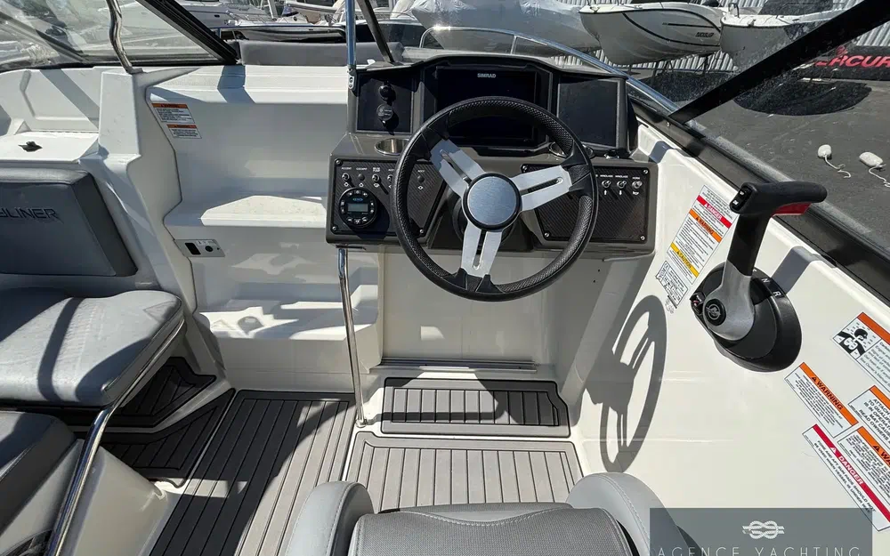 slider 7 Bayliner VR5 Cuddy OB