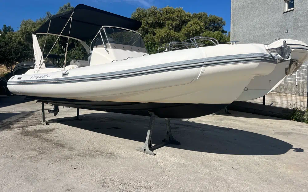 slider 1 Capelli Tempest 800