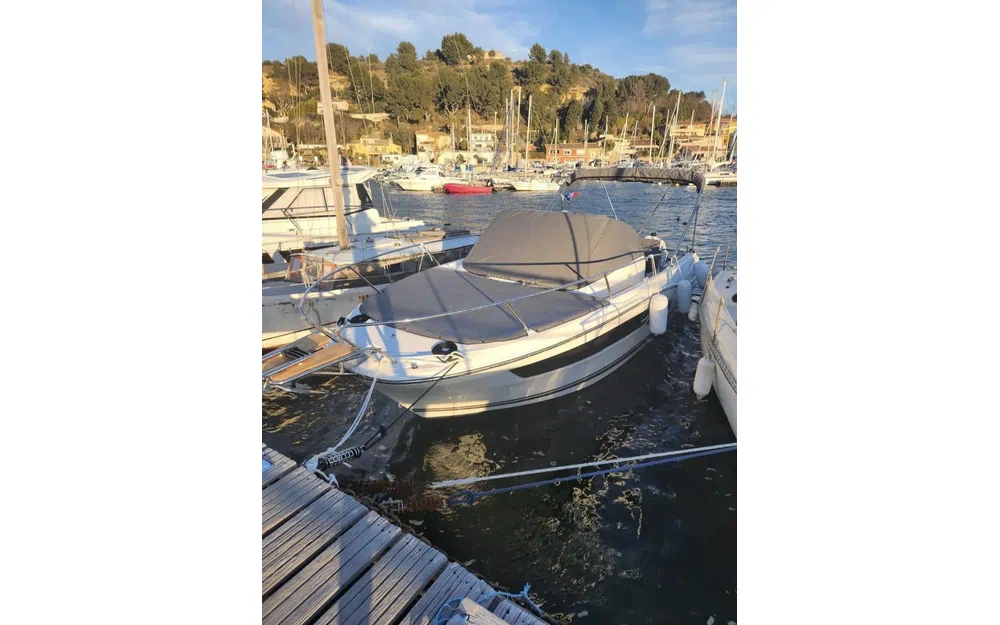 slider 0 Jeanneau Cap Camarat 9.0 WA