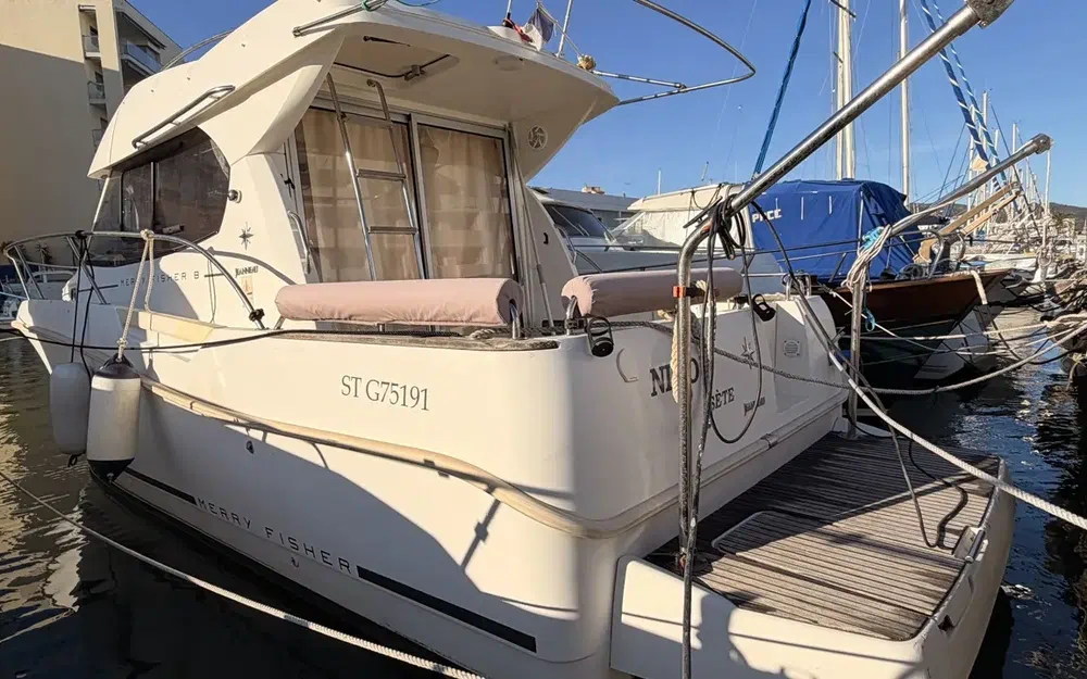 slider 0 Jeanneau Merry Fisher 8