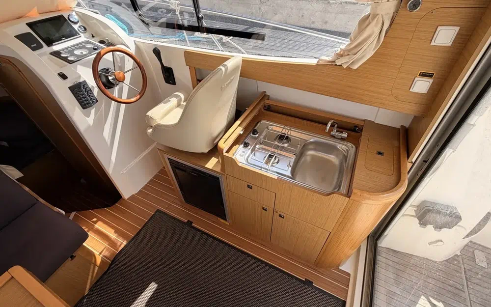 slider 18 Jeanneau Merry Fisher 8
