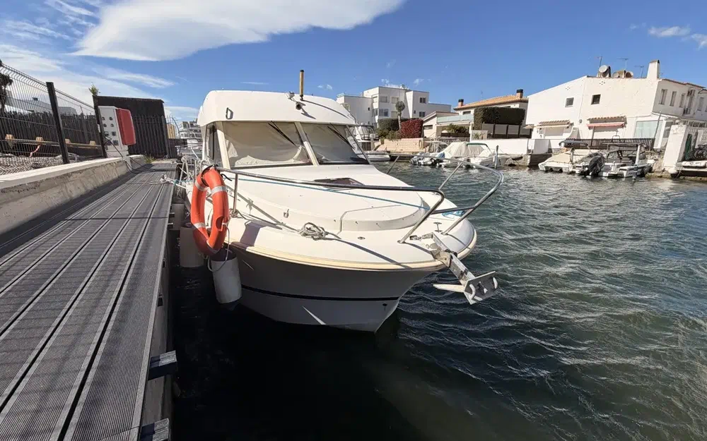 slider 1 Jeanneau Merry Fisher 8