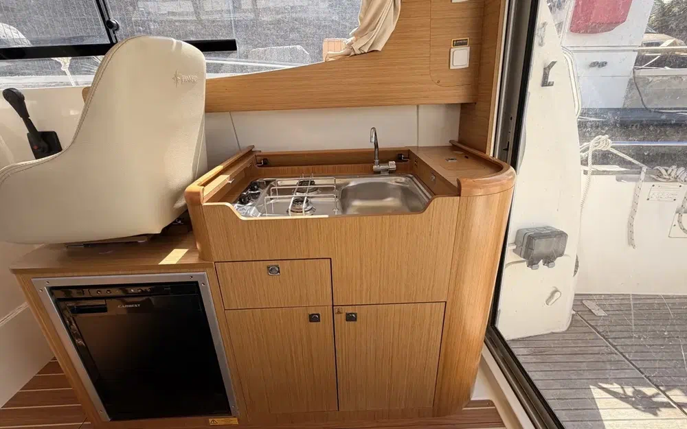 slider 19 Jeanneau Merry Fisher 8