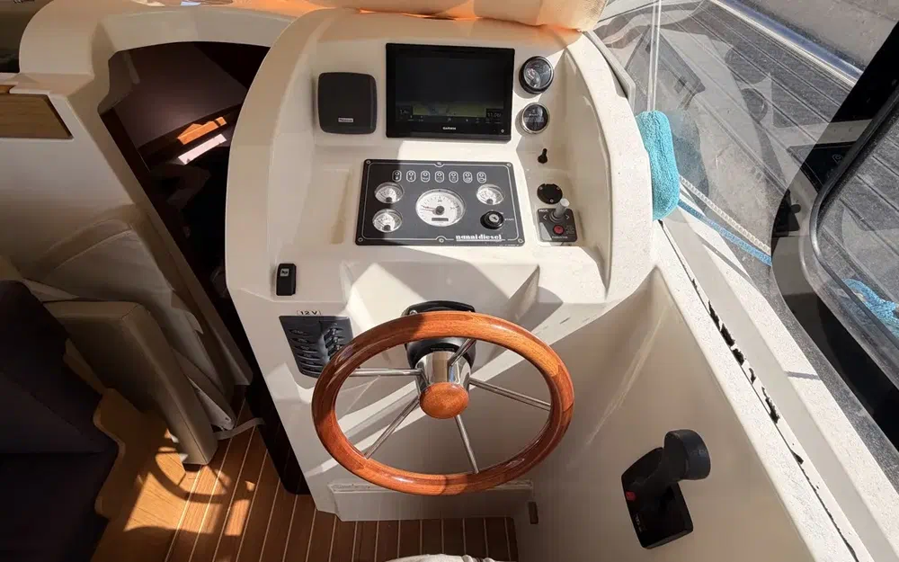 slider 23 Jeanneau Merry Fisher 8