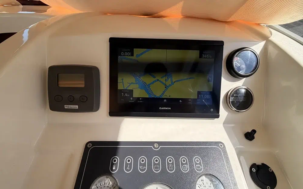 slider 24 Jeanneau Merry Fisher 8