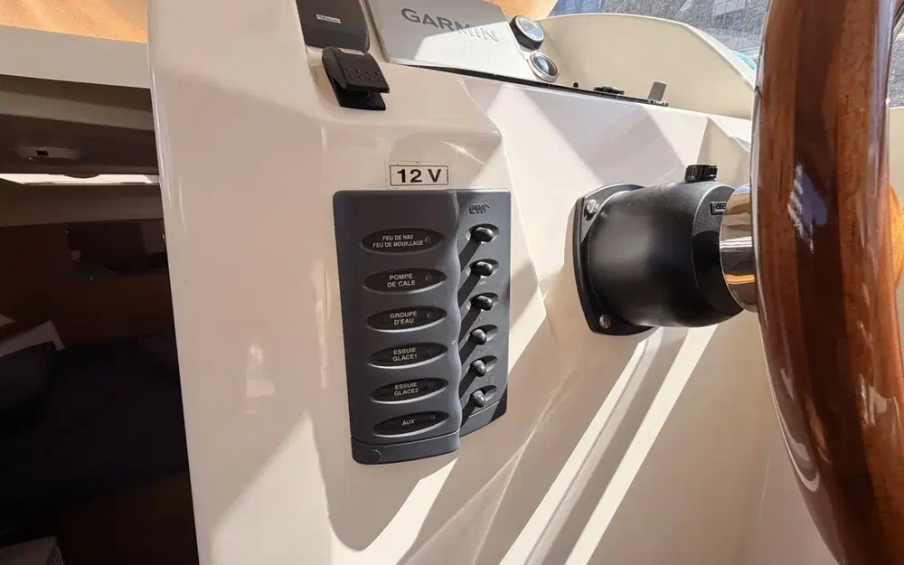 slider 26 Jeanneau Merry Fisher 8