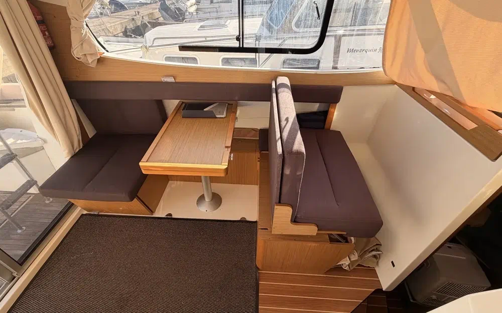 slider 29 Jeanneau Merry Fisher 8