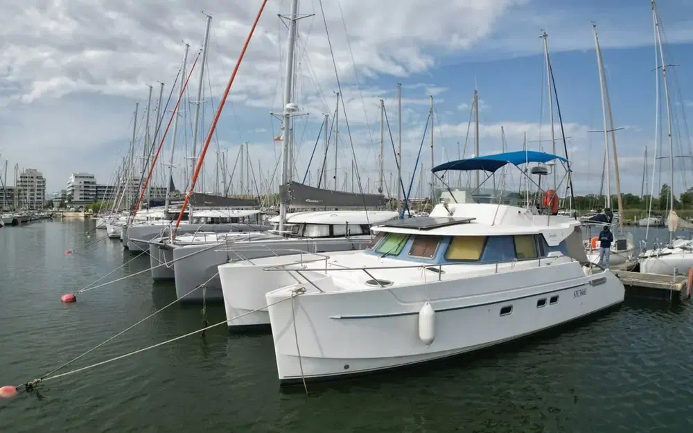 slider 1 Fountaine Pajot Maryland 37