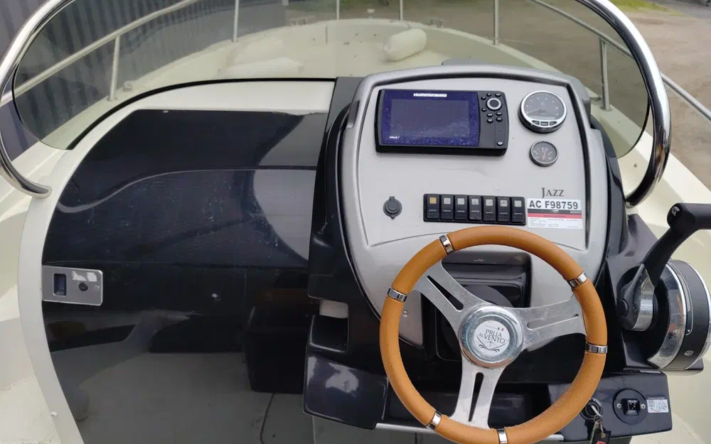 slider 4 Prua Al Vento Huracan 6.0