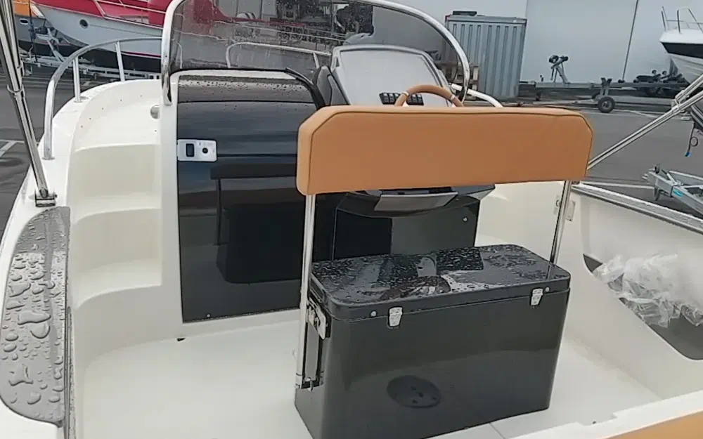 slider 8 Prua Al Vento Huracan 6.0