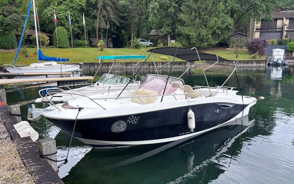 slider 1 Sessa Marine Key Largo 24