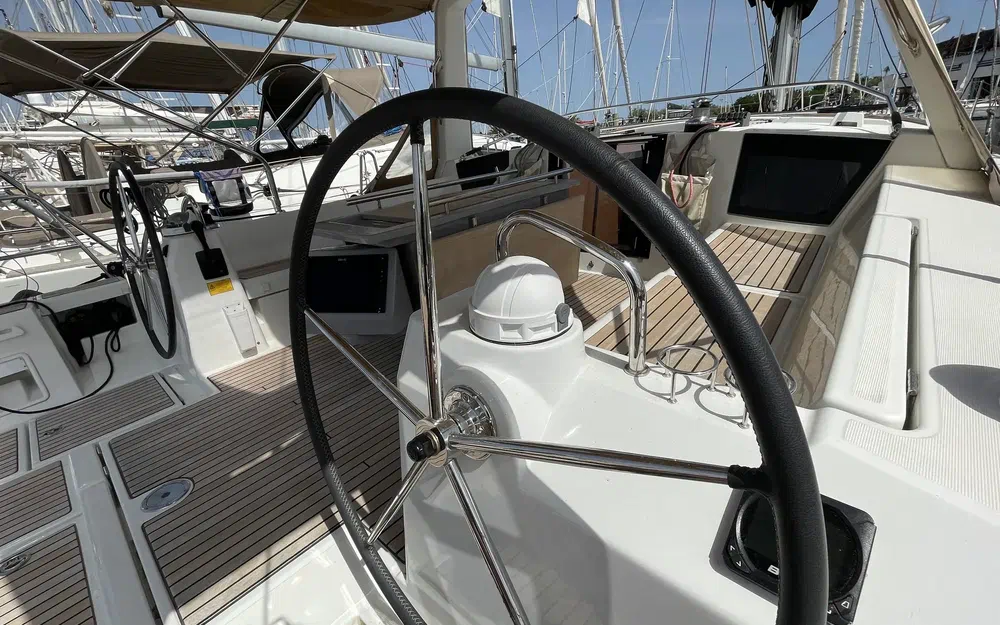 slider 9 Beneteau Oceanis 45
