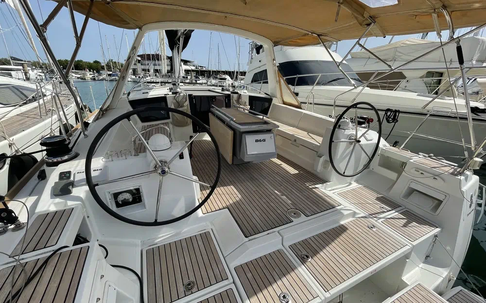slider 4 Beneteau Oceanis 45