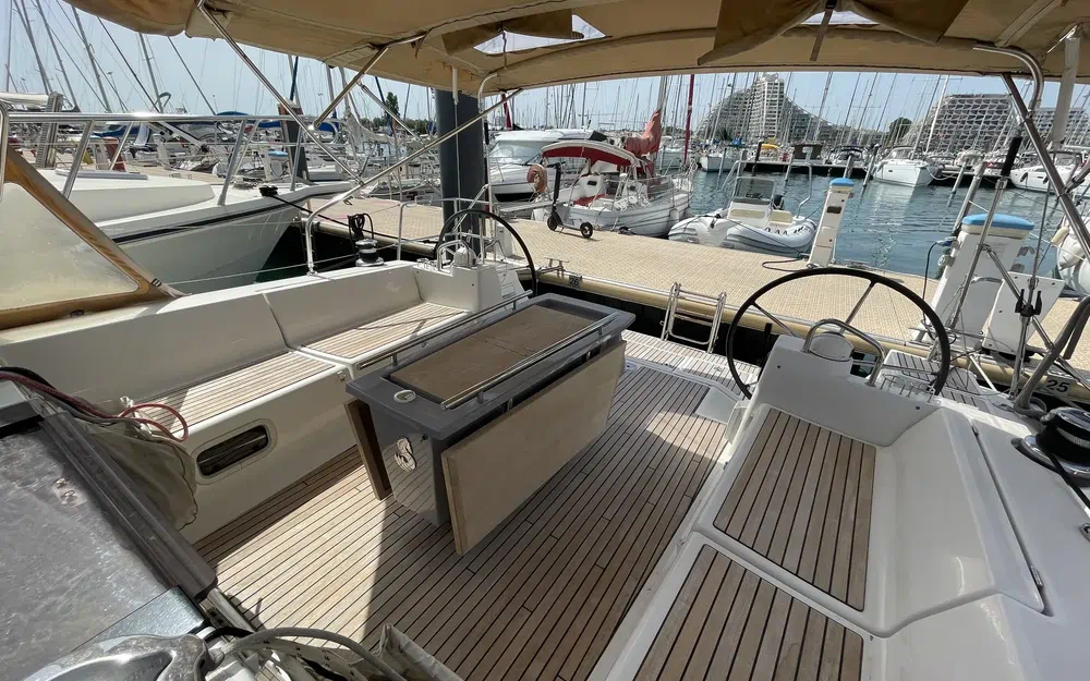 slider 7 Beneteau Oceanis 45