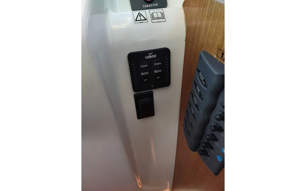 slider 12 Beneteau antares 8s