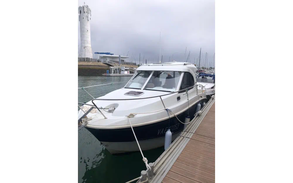 slider 1 Beneteau antares 8s