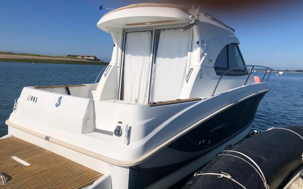 slider 2 Beneteau antares 8s