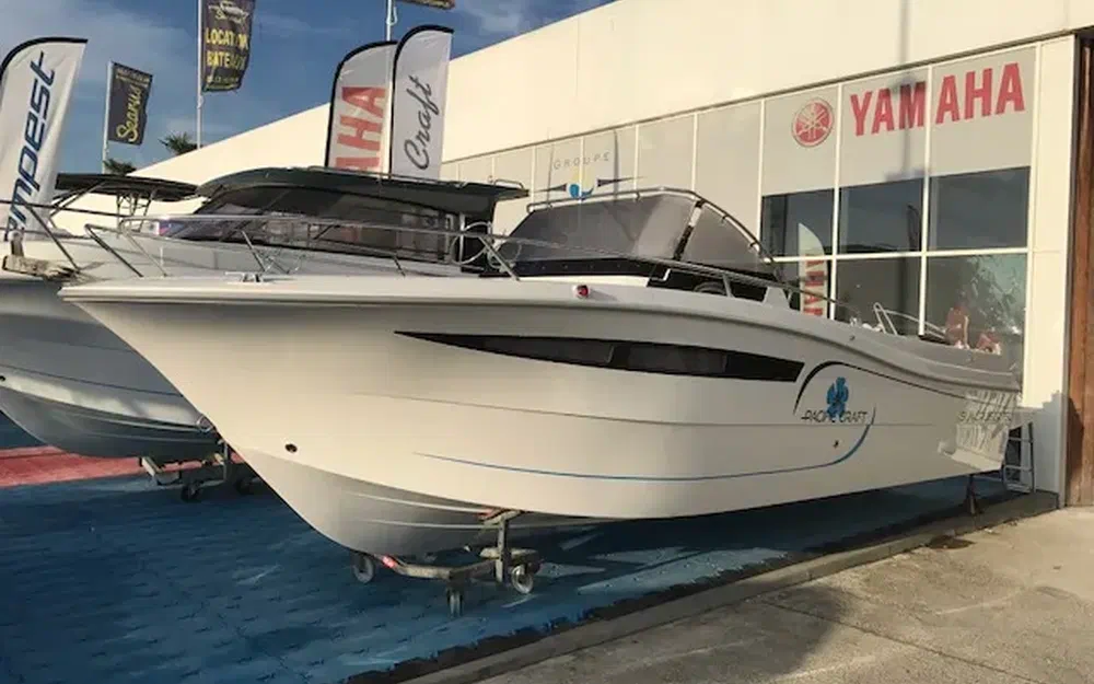 slider 0 Pacific Craft 750 SC