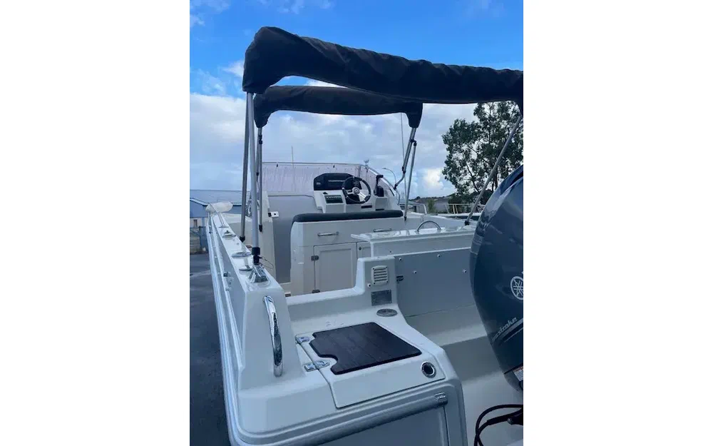slider 4 Pacific Craft 750 SC