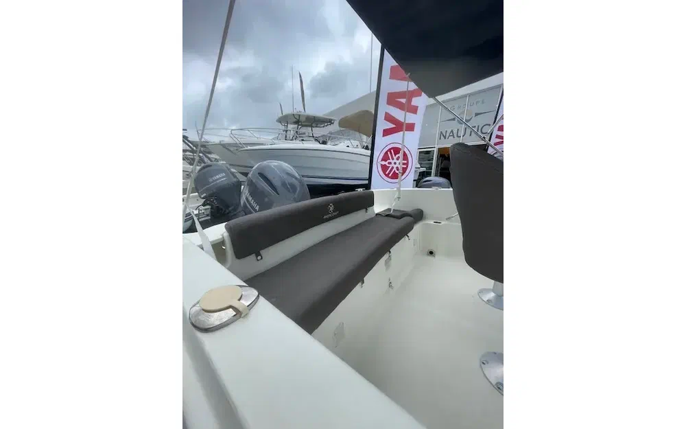 slider 2 Pacific Craft 670 Open