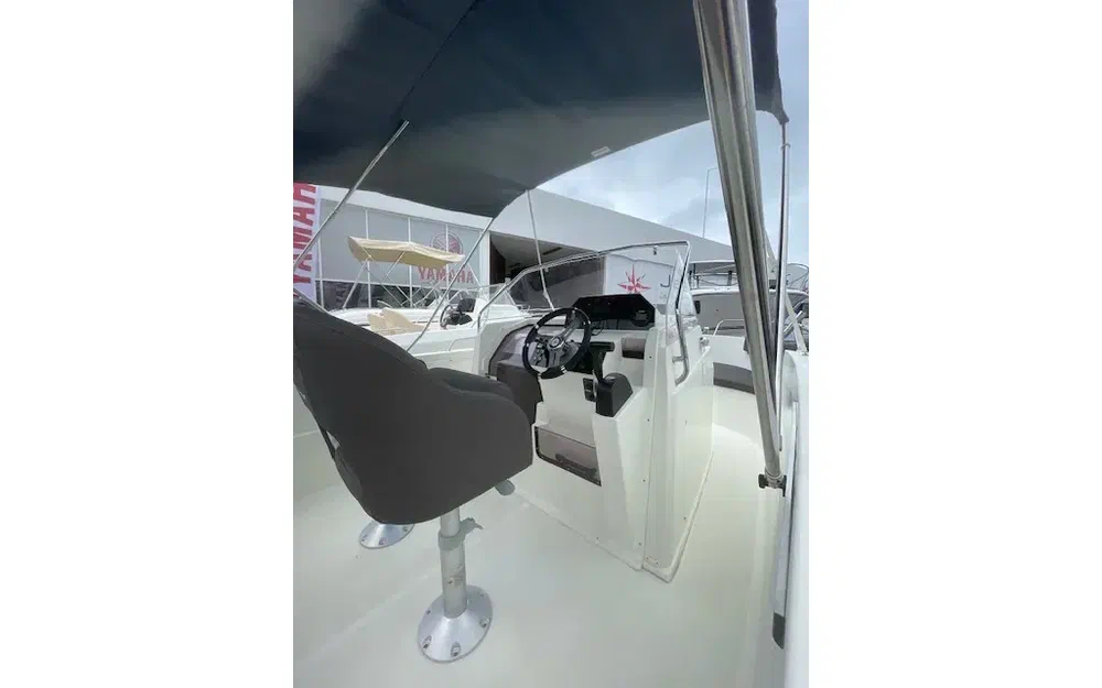 slider 3 Pacific Craft 670 Open