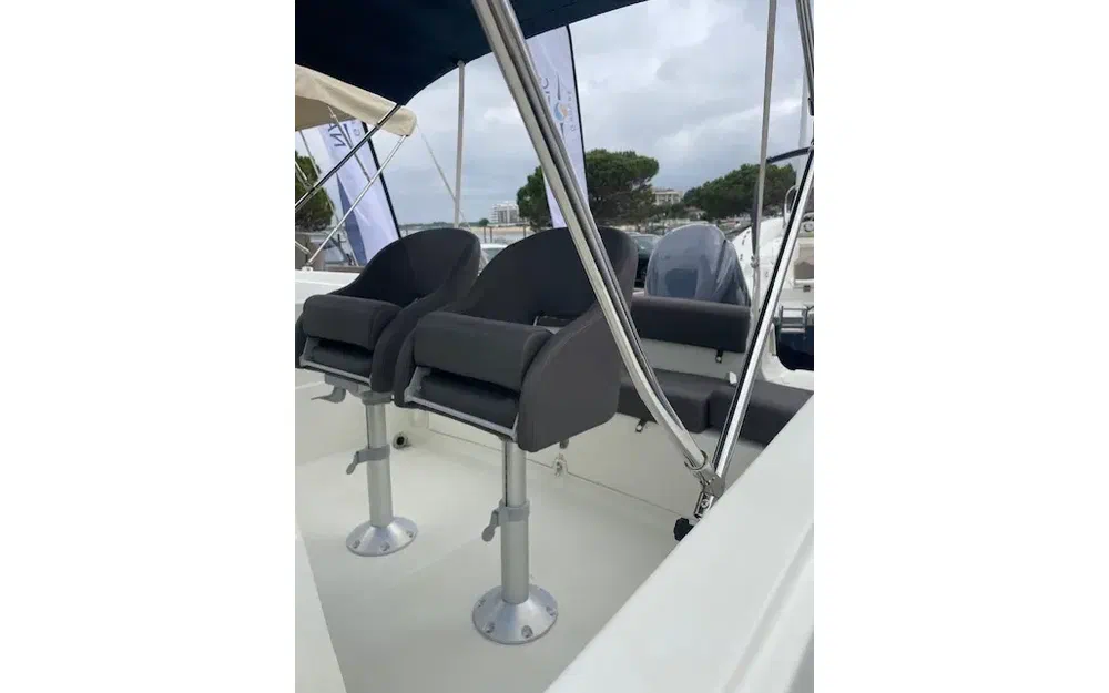 slider 6 Pacific Craft 670 Open