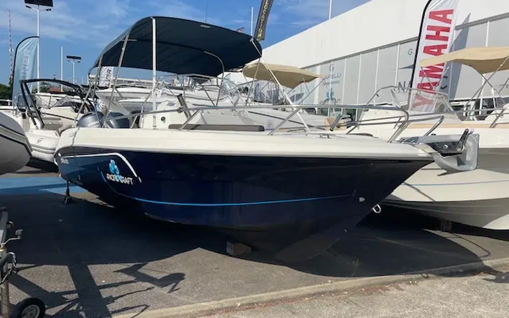 slider 0 Pacific Craft 670 Open