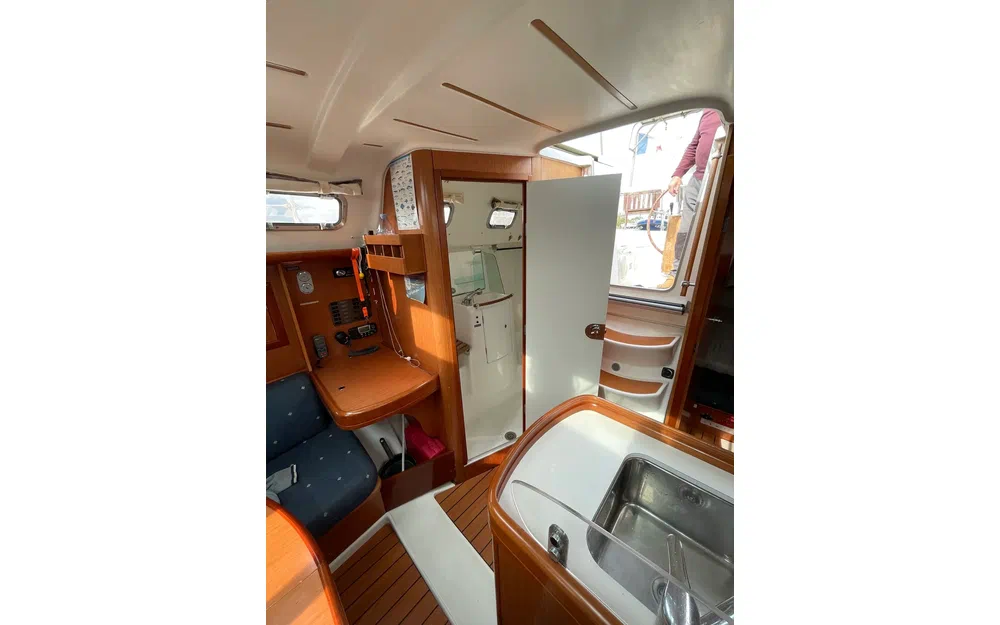 slider 3 Beneteau Oceanis 323 Dl