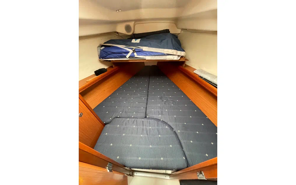 slider 6 Beneteau Oceanis 323 Dl