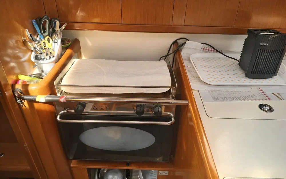 slider 1 Beneteau Oceanis 31