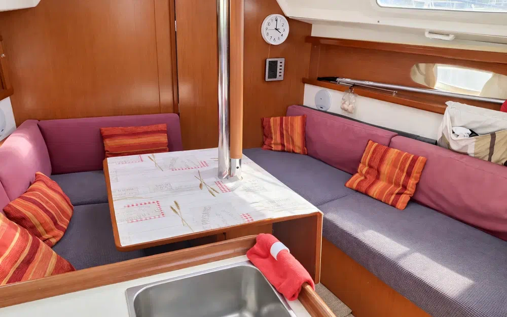slider 5 Beneteau Oceanis 31