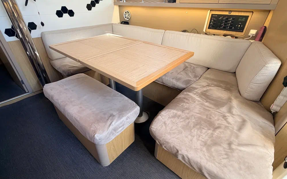 slider 11 Beneteau Oceanis 45