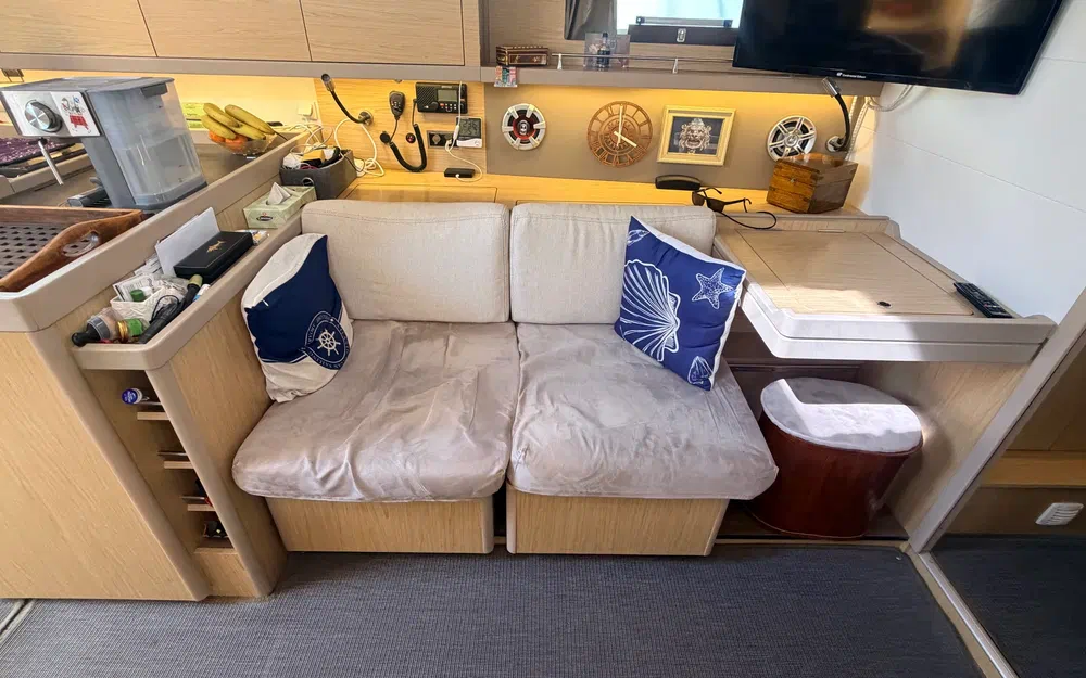 slider 12 Beneteau Oceanis 45