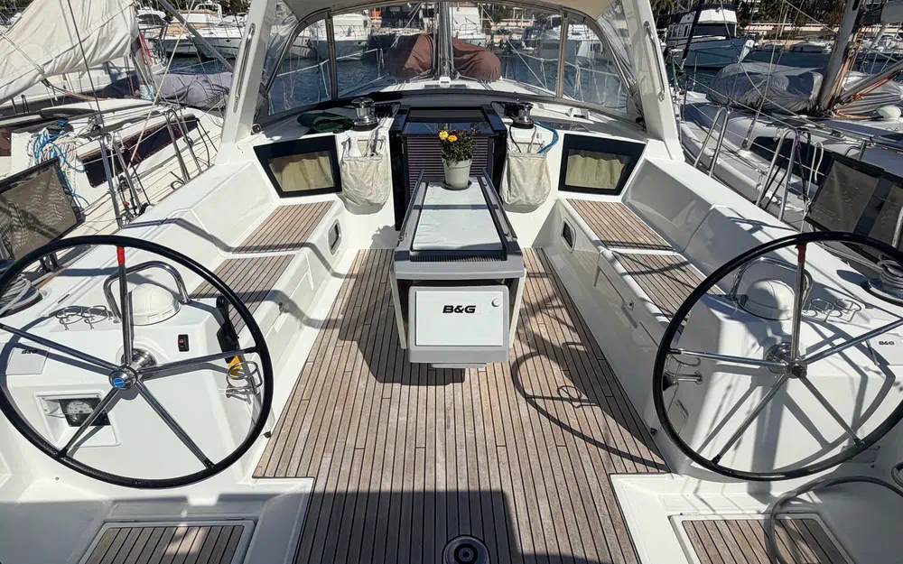 slider 3 Beneteau Oceanis 45
