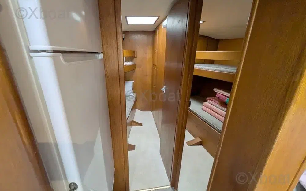 slider 10 Metalu Jade 48 Ketch