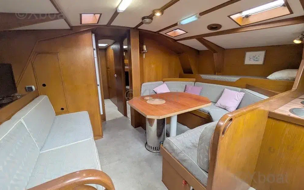 slider 7 Metalu Jade 48 Ketch